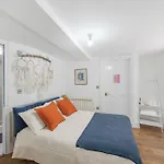 Well Connected 2 Bedroom Flat With Ensuite Bathrooms In London Se5