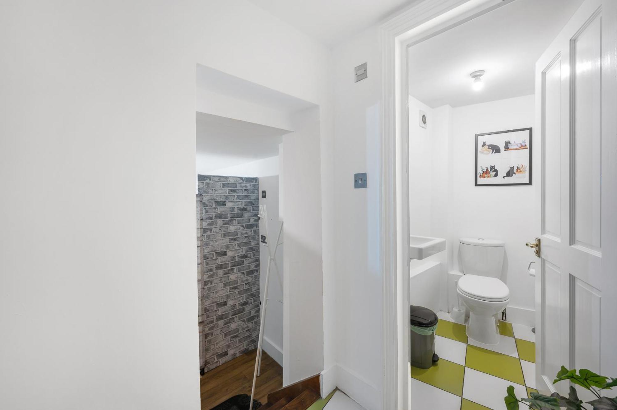 Well Connected 2 Bedroom Flat With Ensuite Bathrooms In Se5 * Londres