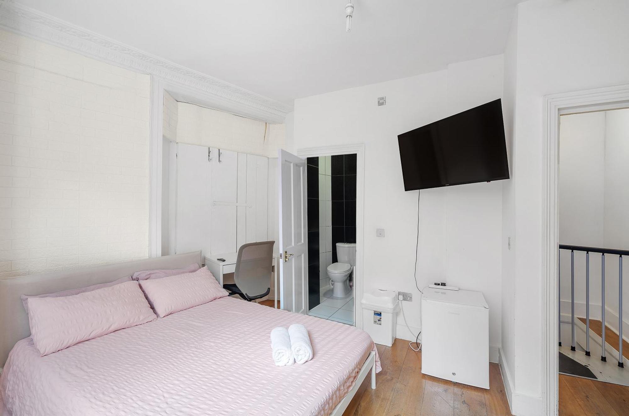 Well Connected 2 Bedroom Flat With Ensuite Bathrooms In Se5 * Londres