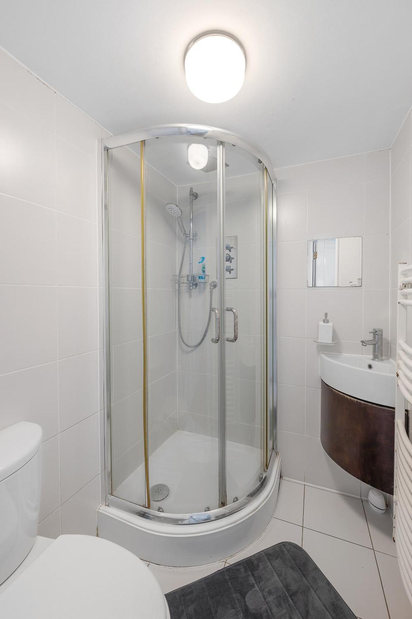 Appartement Well Connected 2 Bedroom Flat With Ensuite Bathrooms In Se5 Londen